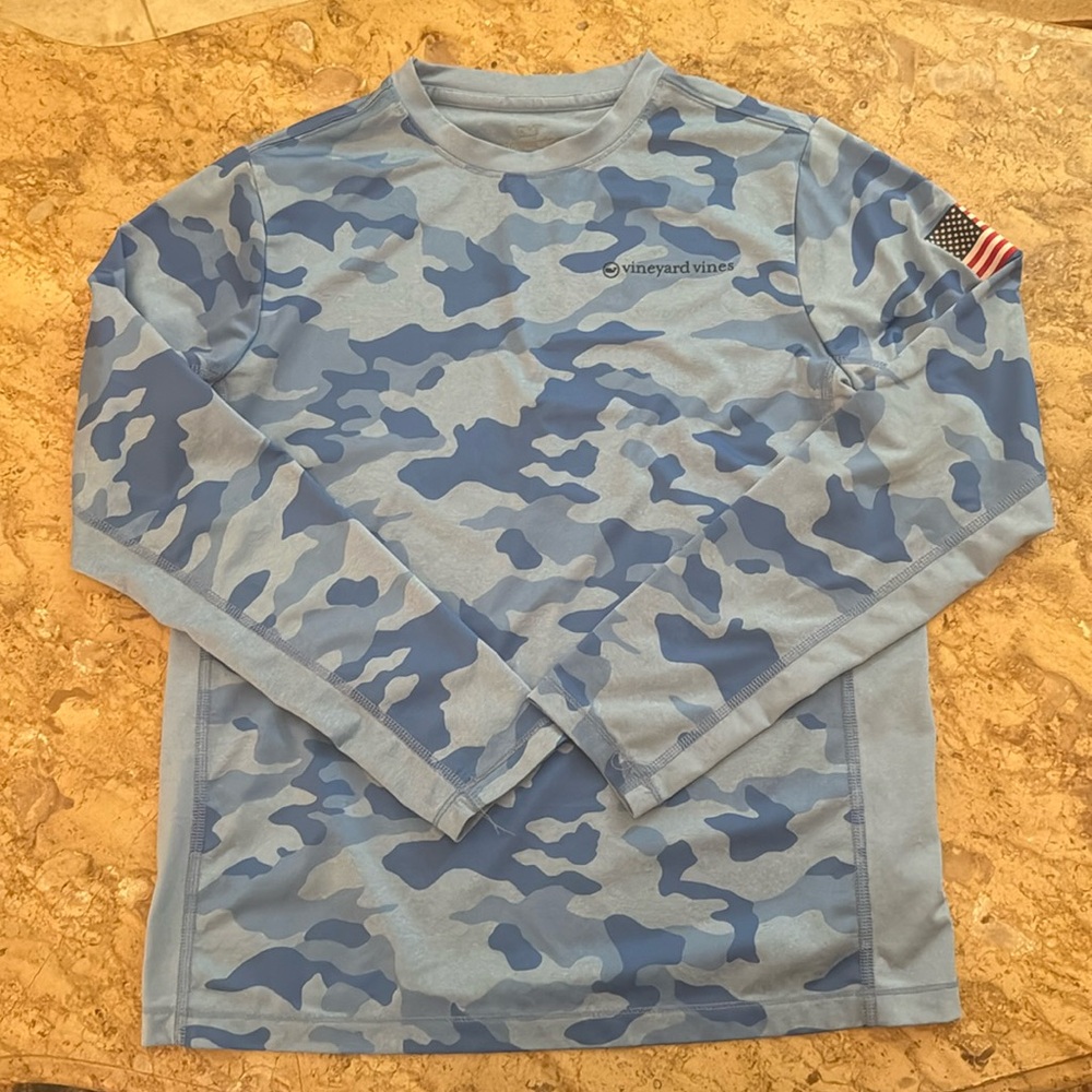 Vineyard Vines Blue Camo dri-fit shirt L